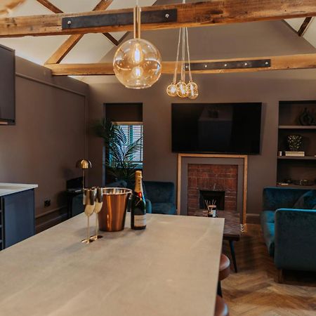 Magistrates Penthouse Suite - Town Centre Apartments With Spa Morpeth Luaran gambar