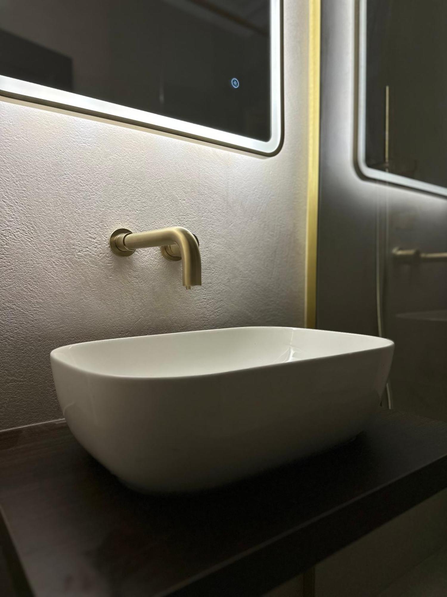 Magistrates Penthouse Suite - Town Centre Apartments With Spa Morpeth Luaran gambar
